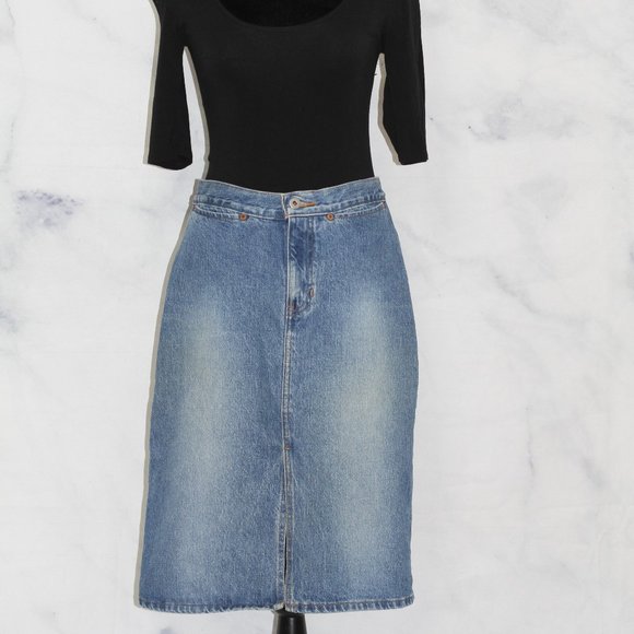 GAP Denim Skirt (6) - Picture 5 of 9